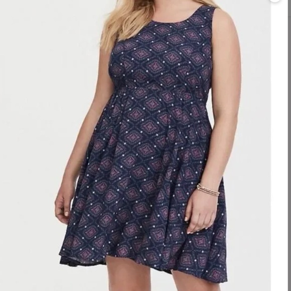 Torrid red medallion sleeveless challis skater dress Woman’s size 1 - Picture 8 of 16